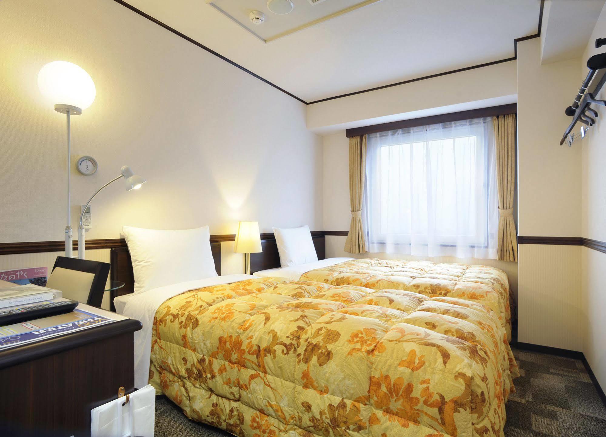 Toyoko Inn Hokkaido Tomakomai Ekimae Экстерьер фото